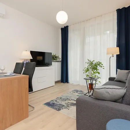 Sarmacka 23 Next To Medicover And Paley アパート