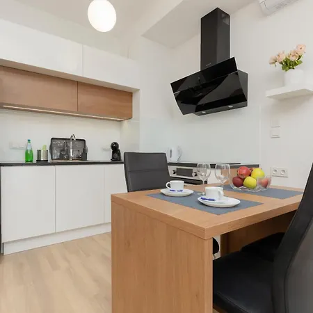 Sarmacka 23 Next To Medicover And Paley * ורשה