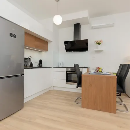 Sarmacka 23 Next To Medicover And Paley דירה ורשה