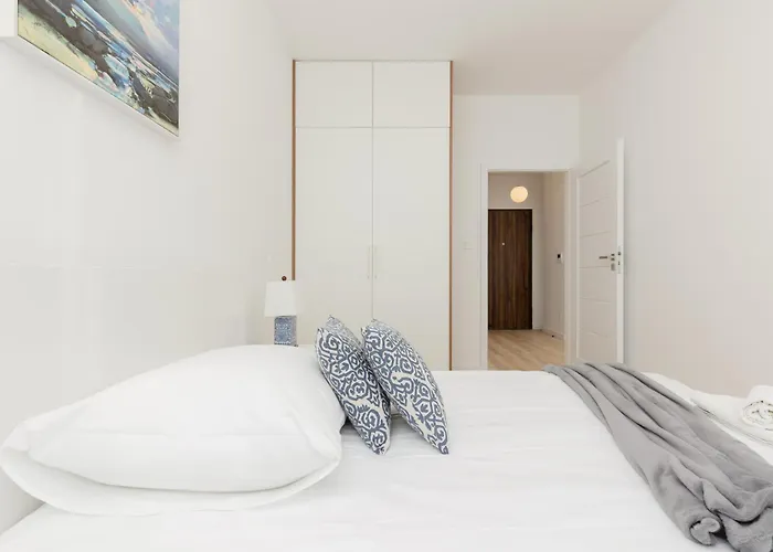 Sarmacka 23 Next To Medicover And Paley Warszawa