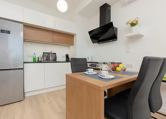 Sarmacka 23 Next To Medicover And Paley * Warszawa